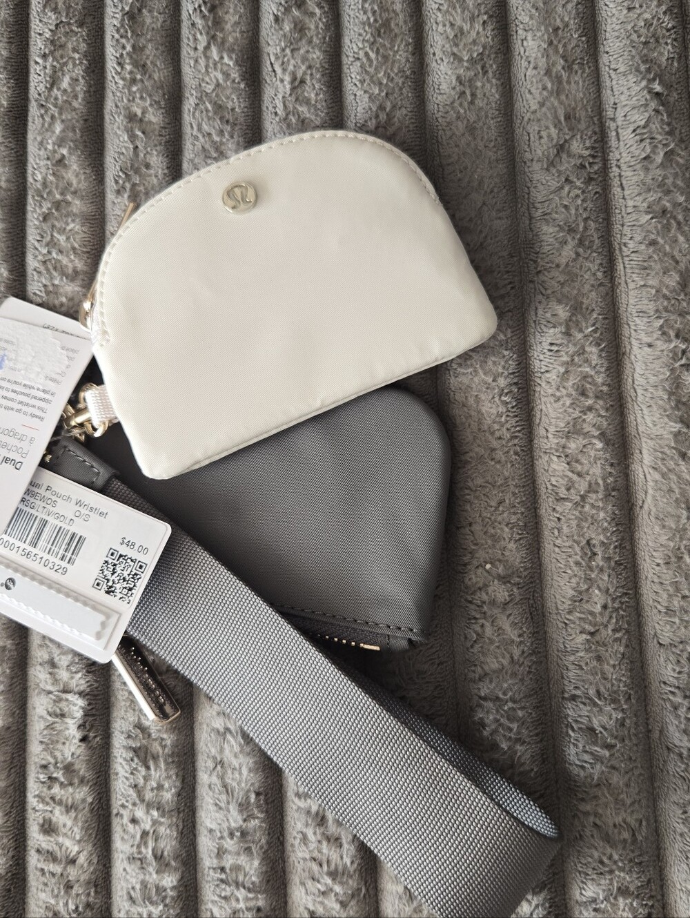 Nwt Lulelemon Compact White and Gray Wristlet Set - Versatile Everyday Pouches